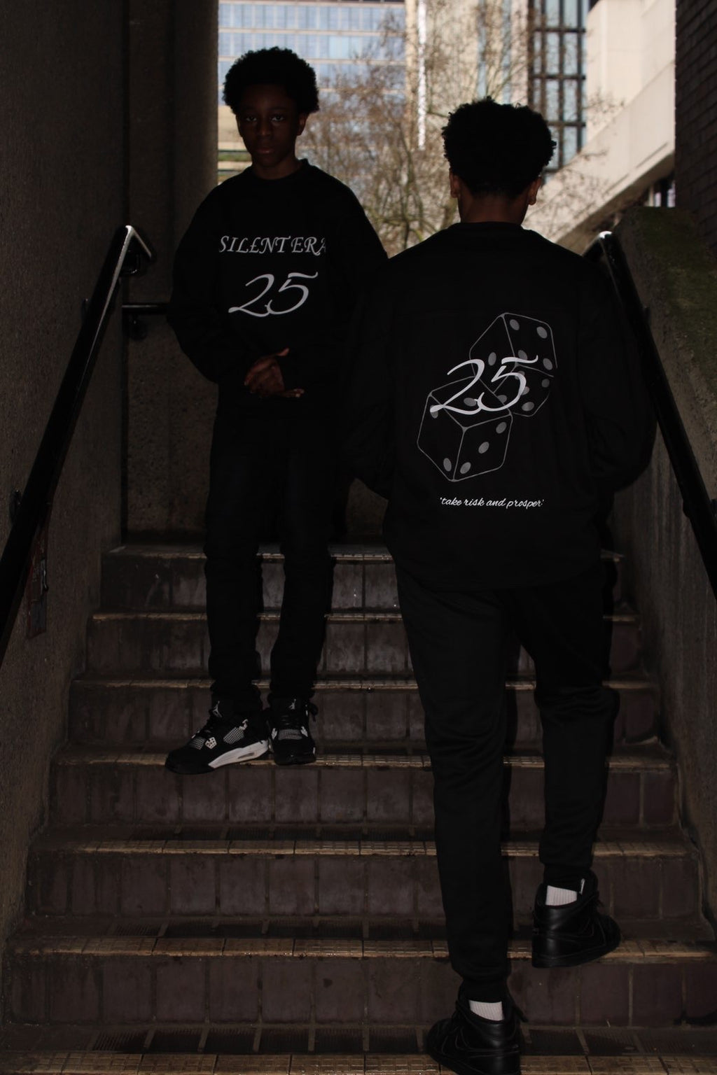 B25 LONGSLEEVE