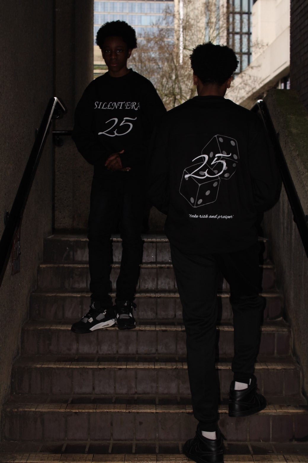 B25 LONGSLEEVE